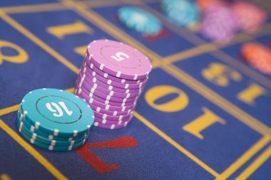 Super Sic Bo betting grid and dice cage on nuansaslot platform